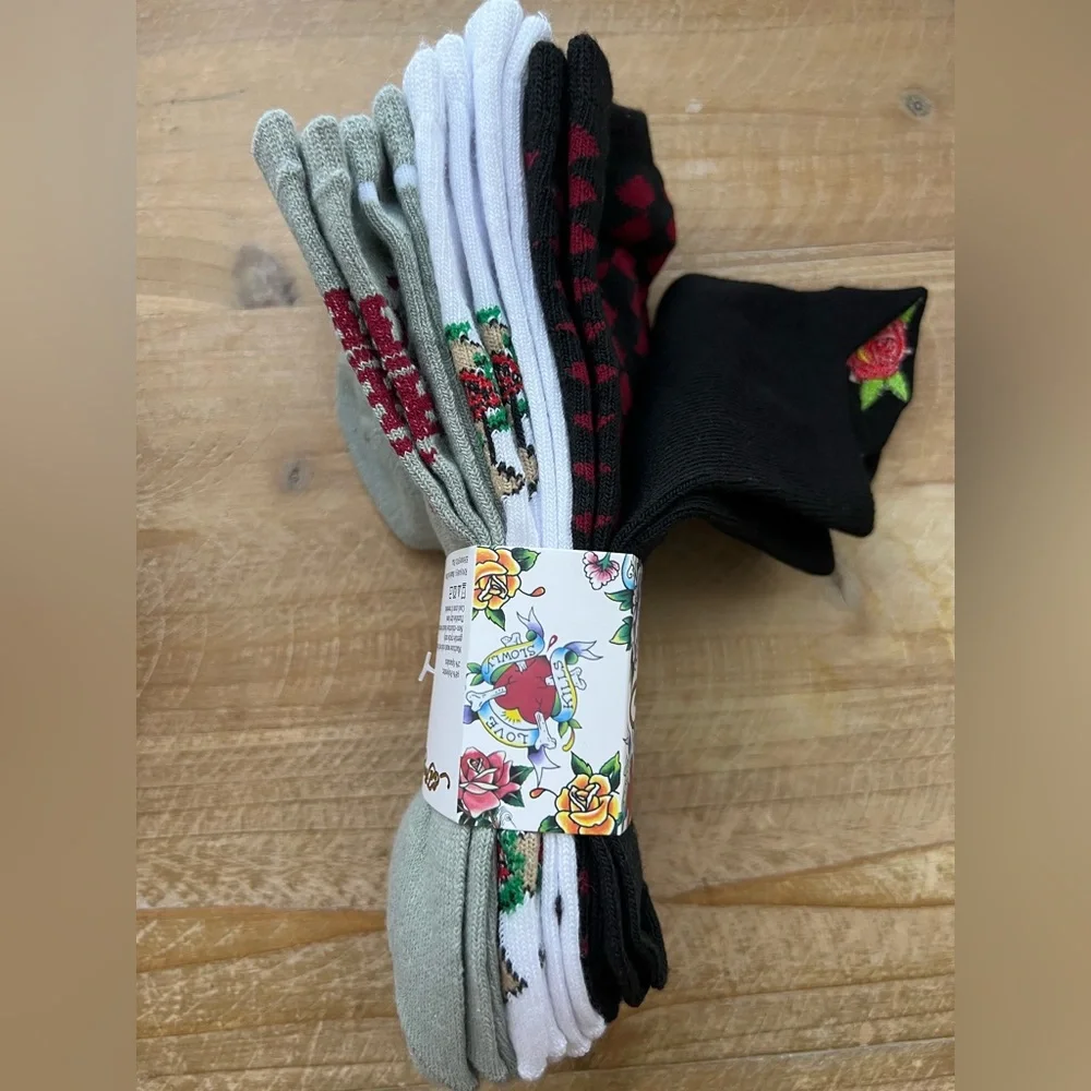 Ed Hardy Ladies Fashion Quarter Socks 6 Pair New